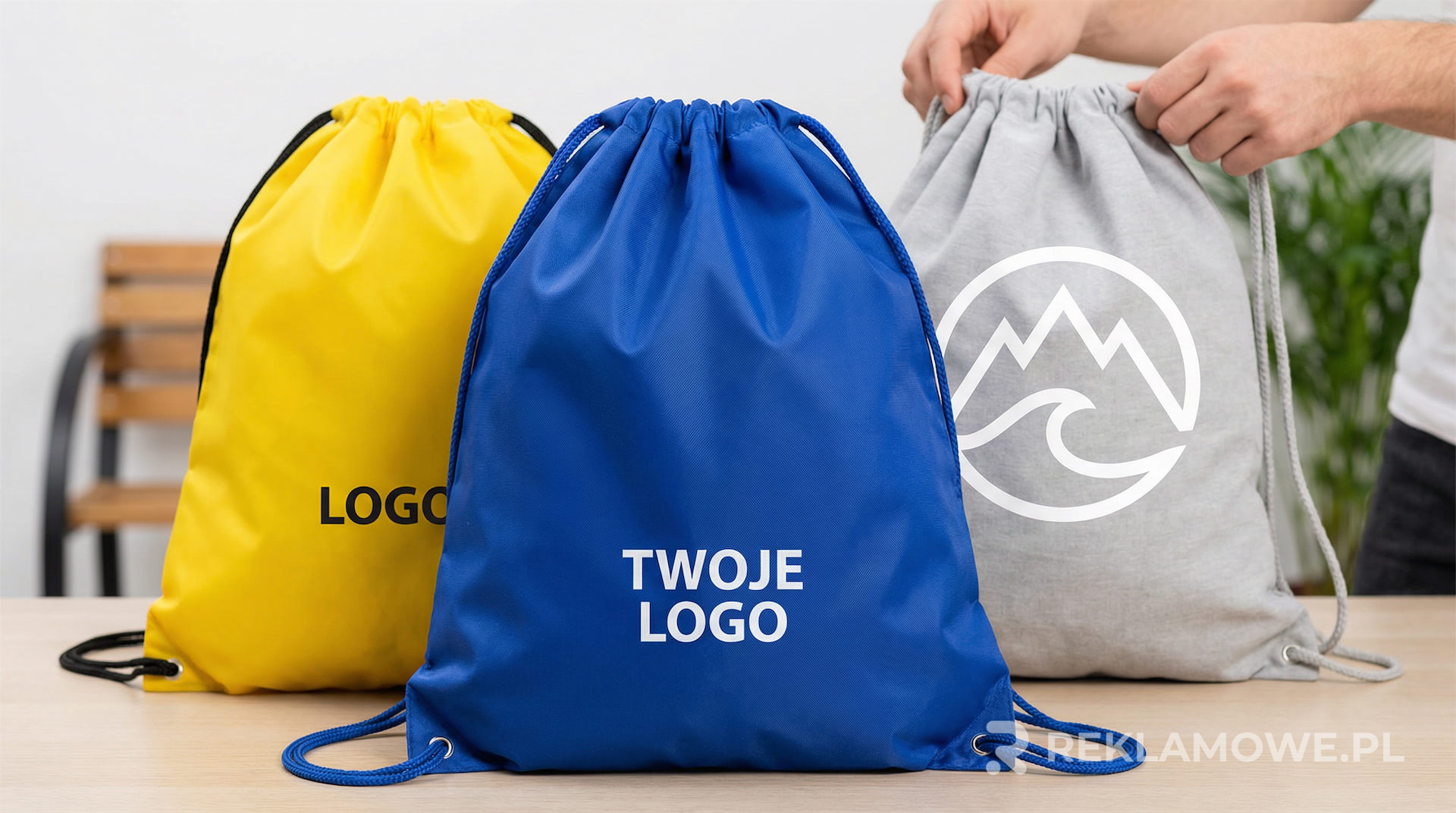 Plecak reklamowy na tle nowoczesnych trendów