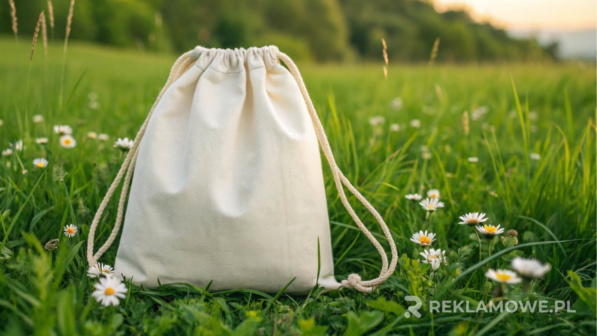 Trendy w projektowaniu plecaków reklamowych w 2025 roku